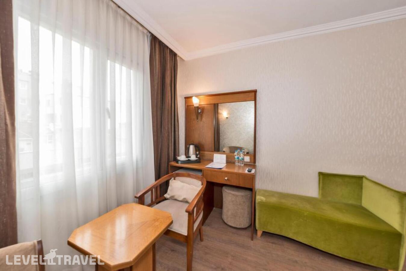 фотографии номера Трехместный номер отеля Lion Hotel в Турция(Бейоглу) - фото №5