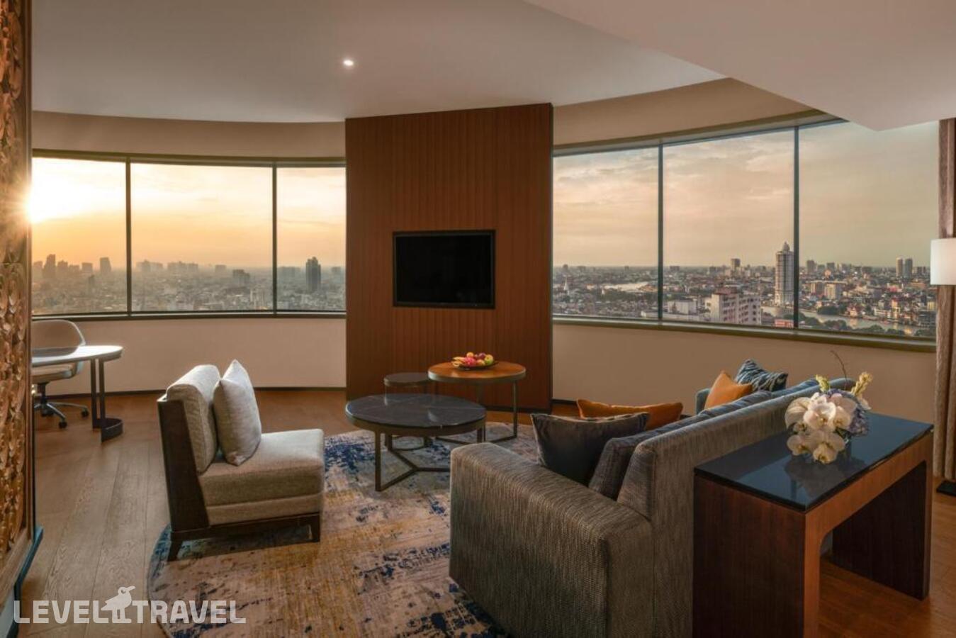 фотографии номера Семейный люкс отеля Millennium Hilton Bangkok Hotel в Таиланд(Бангкок) - фото №1