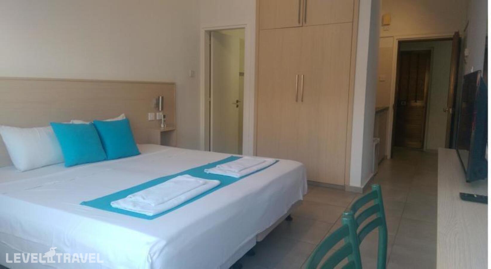 фотографии номера Стандартный номер отеля Sea Cleonapa Hotel & Annex (Ex. Sea Cleopatra Napa) в Кипр(Айа-Напа) - фото №1