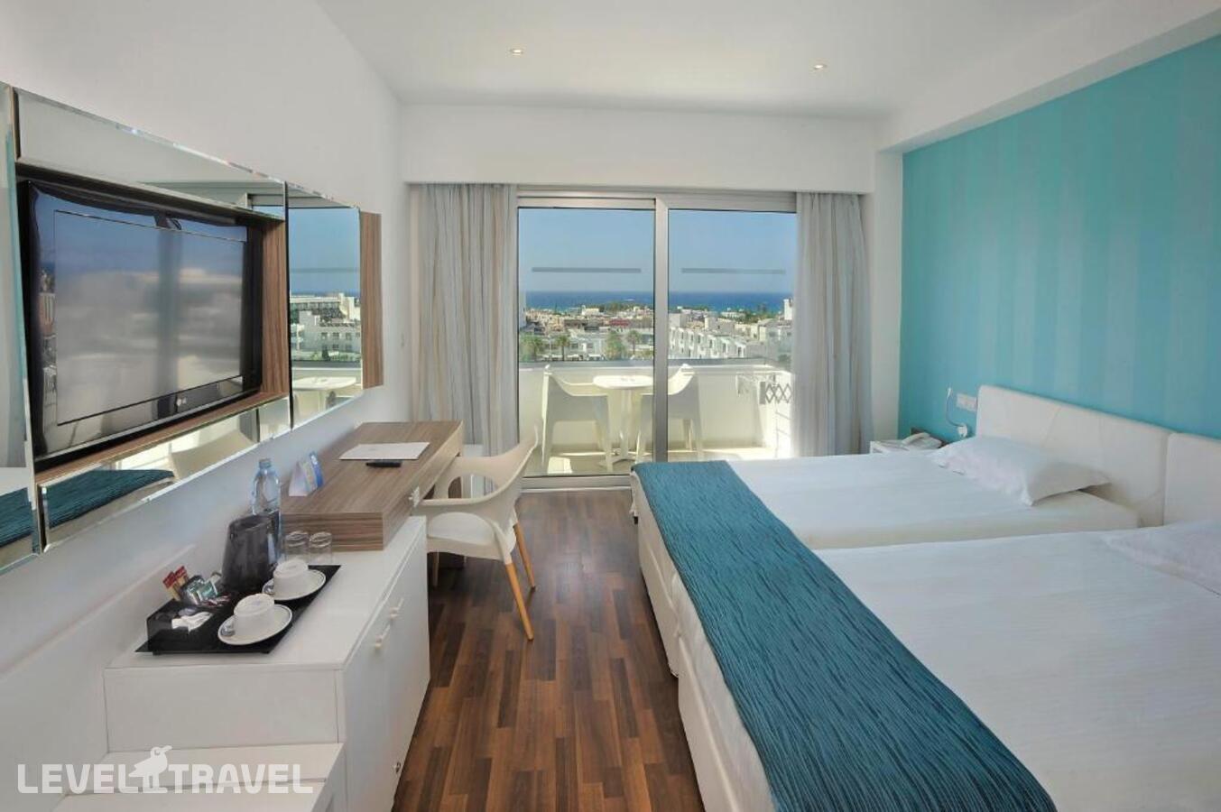 фотографии номера Улучшенный с видом на море отеля Nestor Hotel в Кипр(Пантаху Бич) - фото №29
