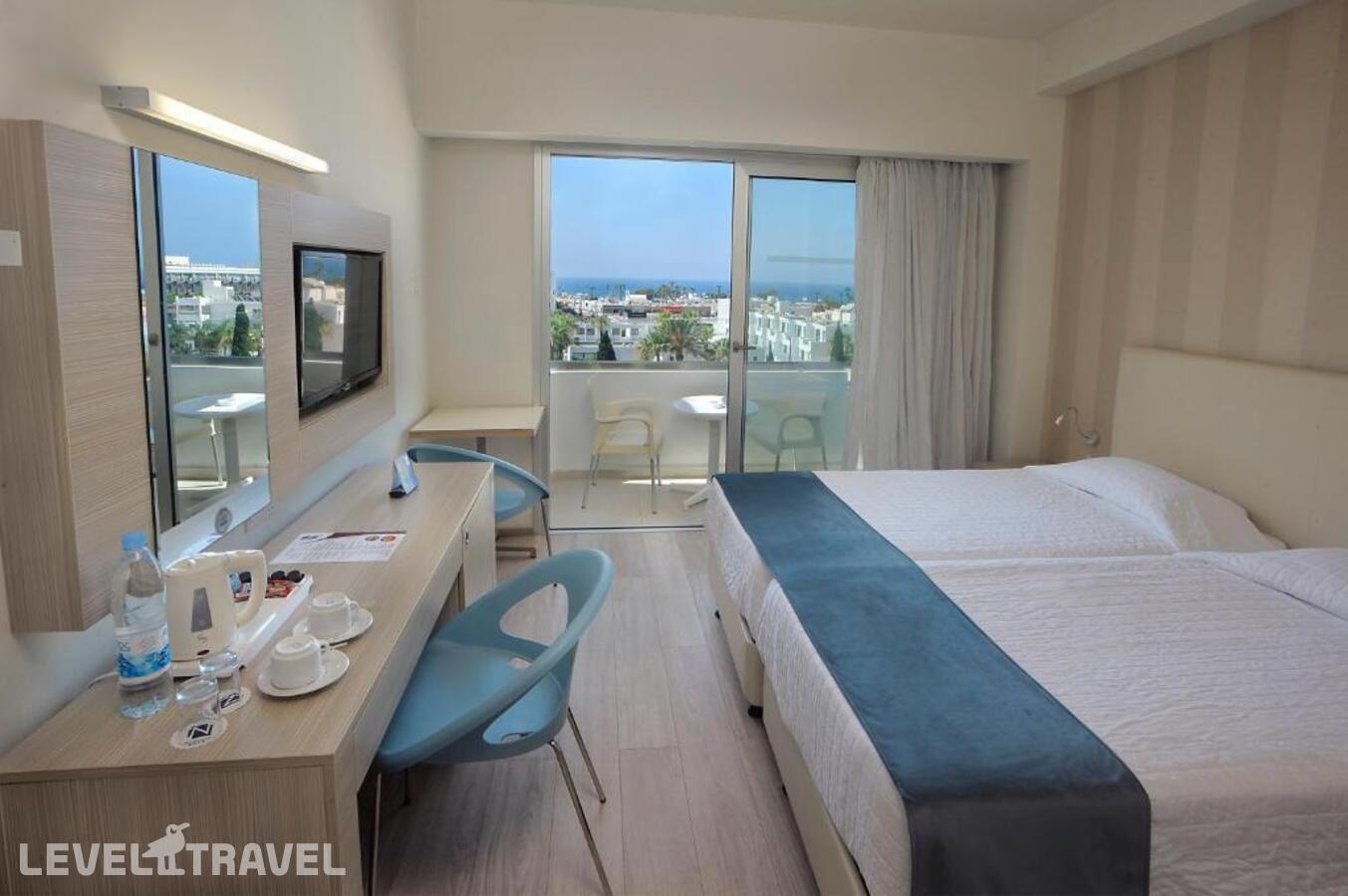 фотографии номера Улучшенный с видом на море отеля Nestor Hotel в Кипр(Пантаху Бич) - фото №27