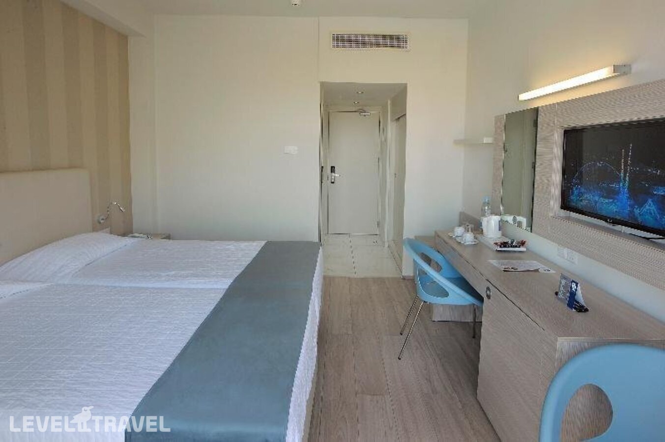 фотографии номера Улучшенный с видом на море отеля Nestor Hotel в Кипр(Пантаху Бич) - фото №4