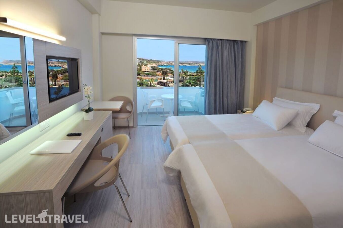 фотографии номера Улучшенный номер отеля Nestor Hotel в Кипр(Пантаху Бич) - фото №14