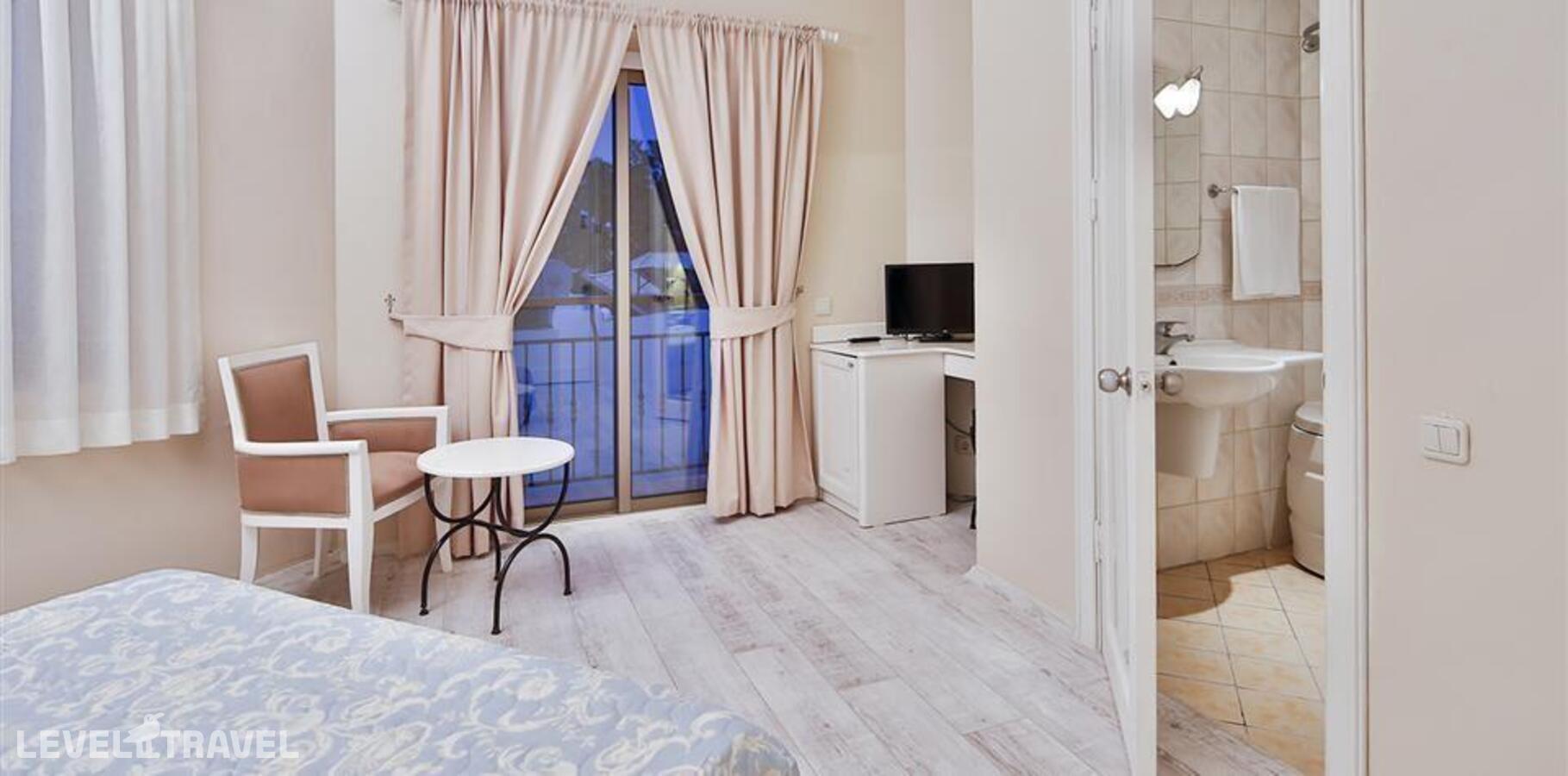 фотографии номера Стандартный номер отеля Amilla Beach Resort Bodrum (Ex. Hotel No 61) в Турция(Битез) - фото №1