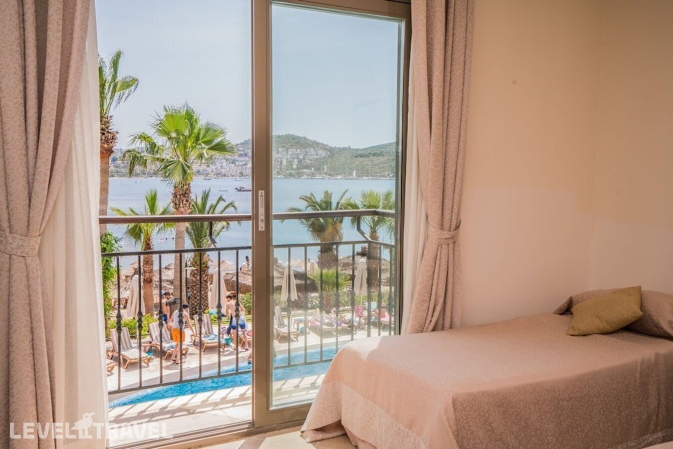 фотографии номера Стандартный номер отеля Amilla Beach Resort Bodrum (Ex. Hotel No 61) в Турция(Битез) - фото №9