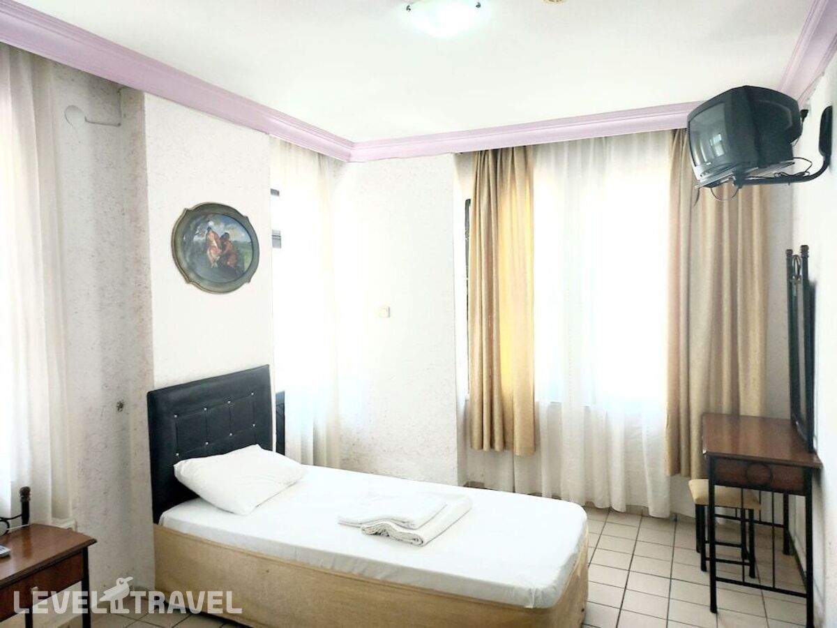 фотографии номера Трехместный номер отеля Kleopatra Sahara Hotel в Турция(Аланья - центр) - фото №2