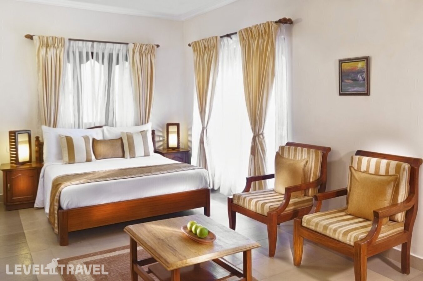 фотографии номера Номер Роскошный отеля Goa Villagio Resort (Ex. Sterling Villagio Inn Hotel) в Индия(Беталбатим) - фото №3