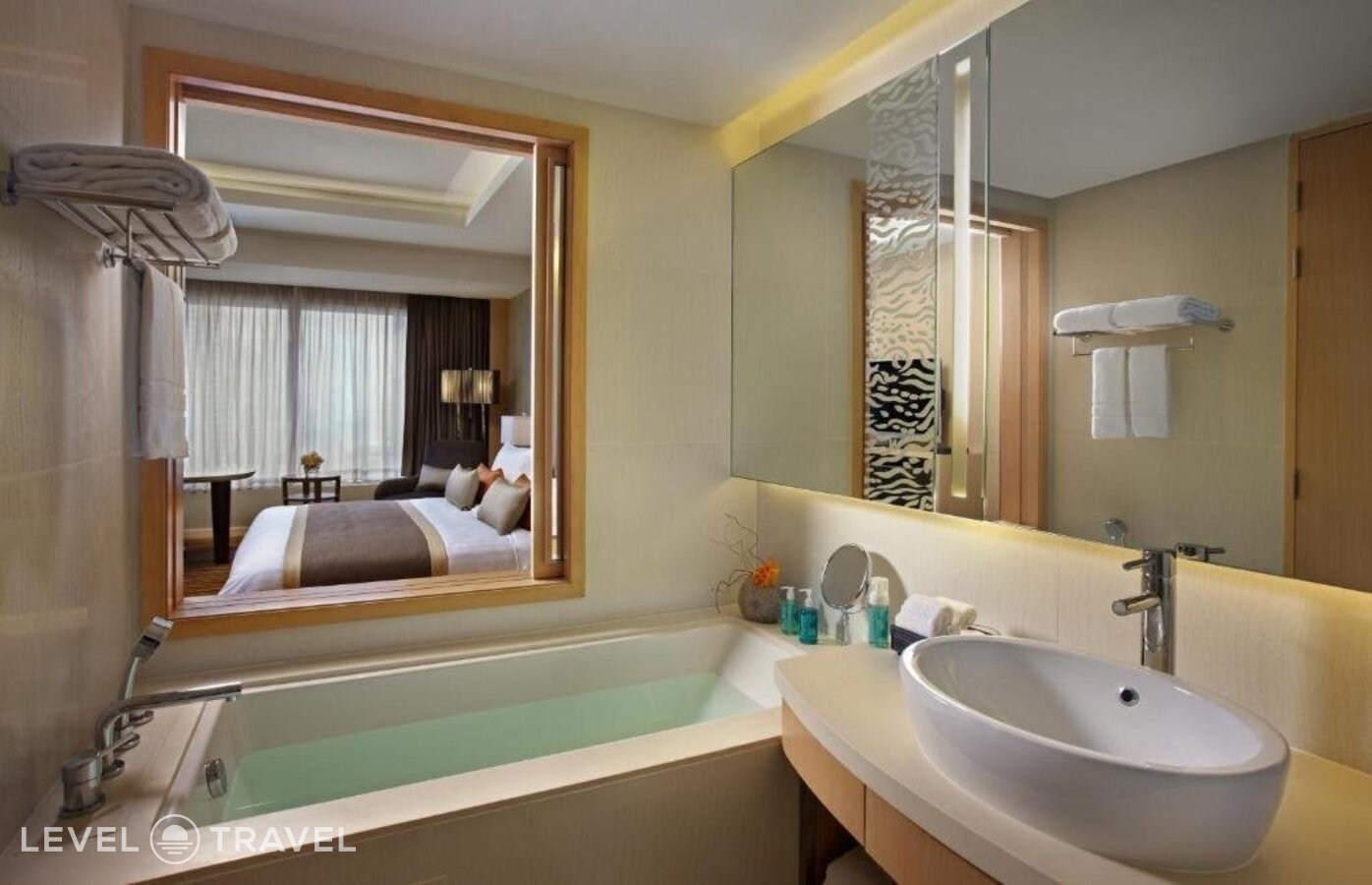 фотографии номера Представительский люкс отеля Amari Watergate Hotel в Таиланд(Бангкок) - фото №12