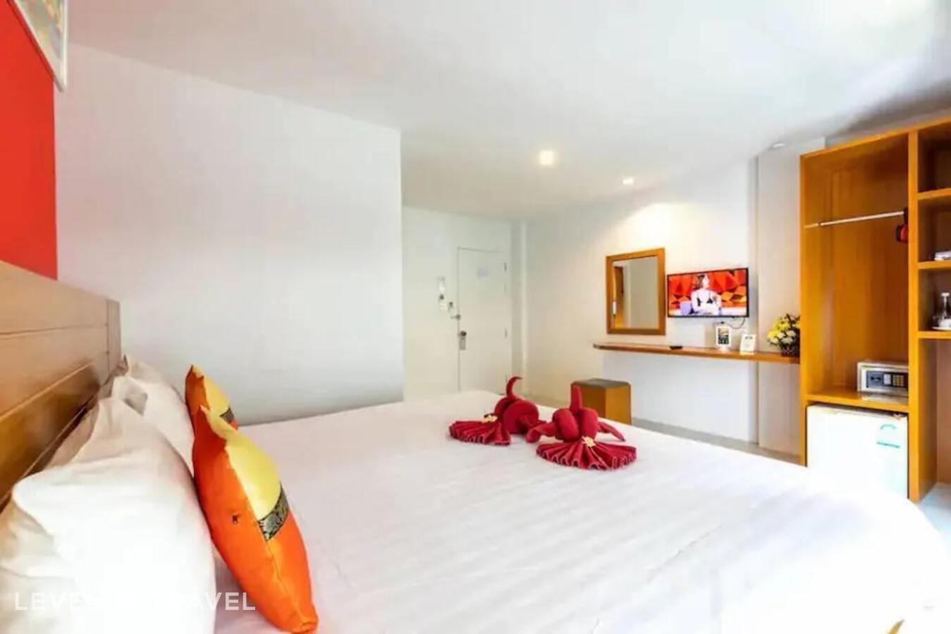 фотографии номера Семейный номер отеля Pj Patong Resortel в Таиланд(Патонг Бич) - фото №2