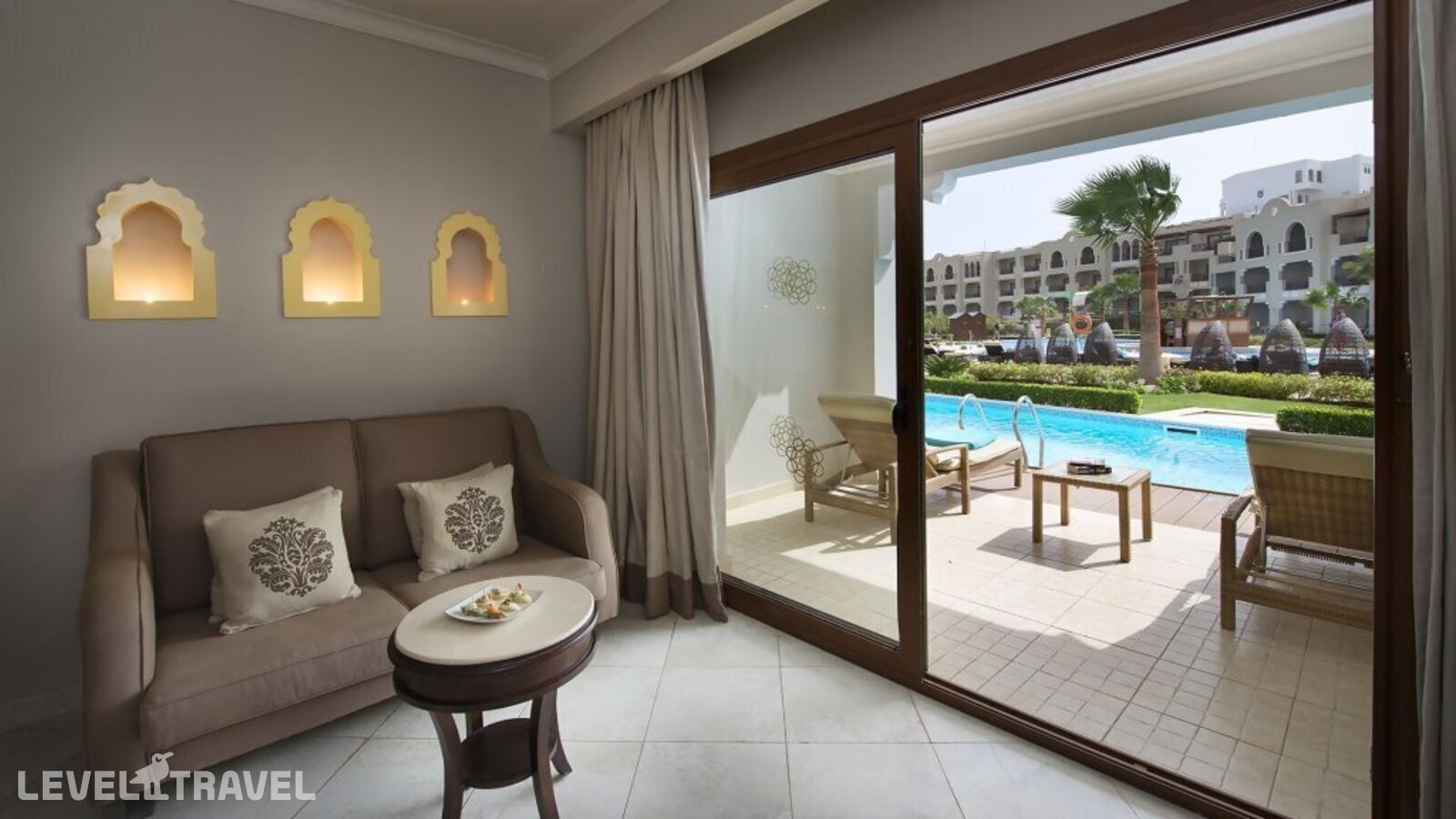 фотографии номера Делюкс Swim Up отеля Sunrise Arabian Beach Resort в Египет(Шаркс Бэй) - фото №13