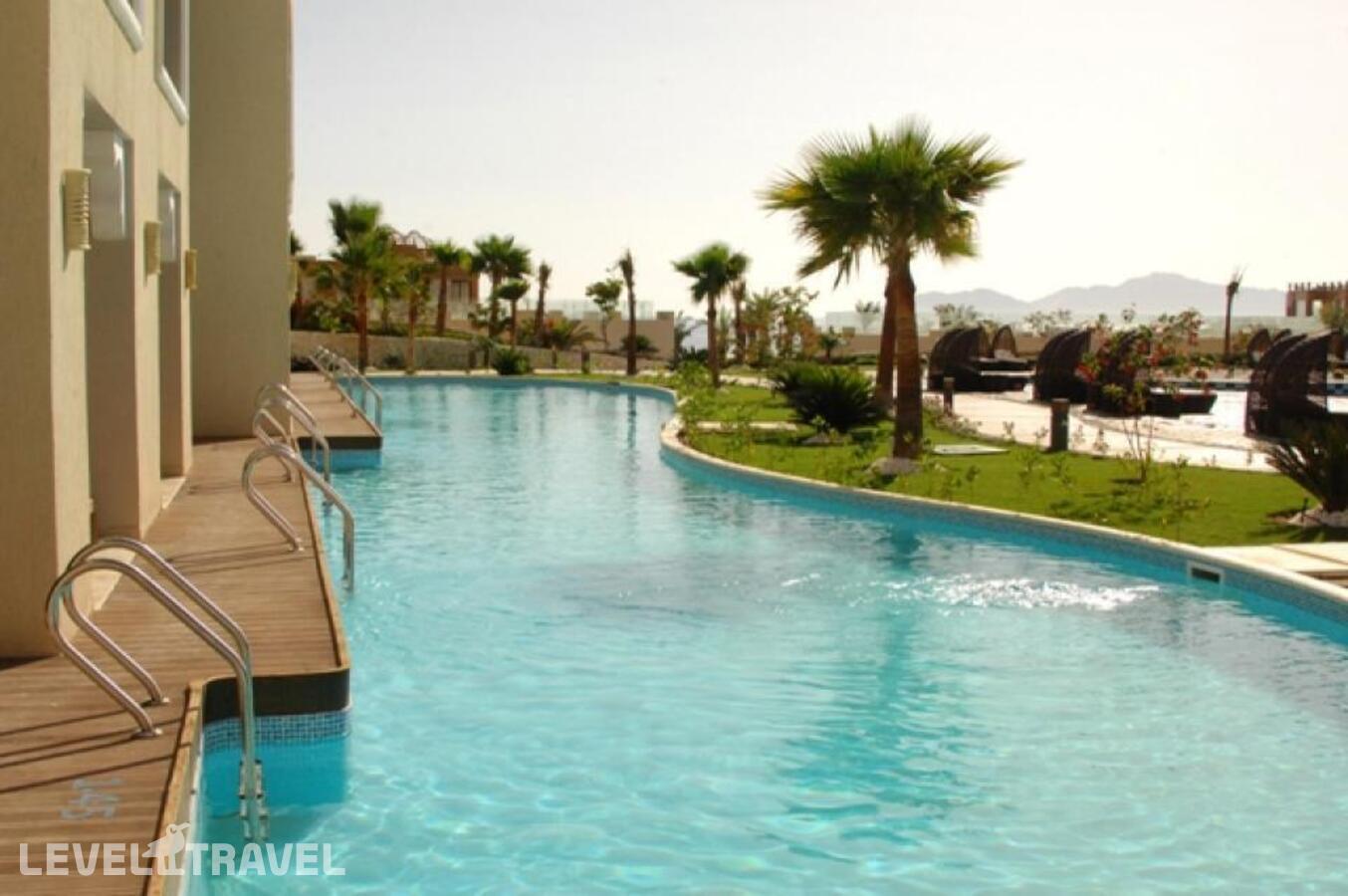 фотографии номера Делюкс Swim Up отеля Sunrise Arabian Beach Resort в Египет(Шаркс Бэй) - фото №7
