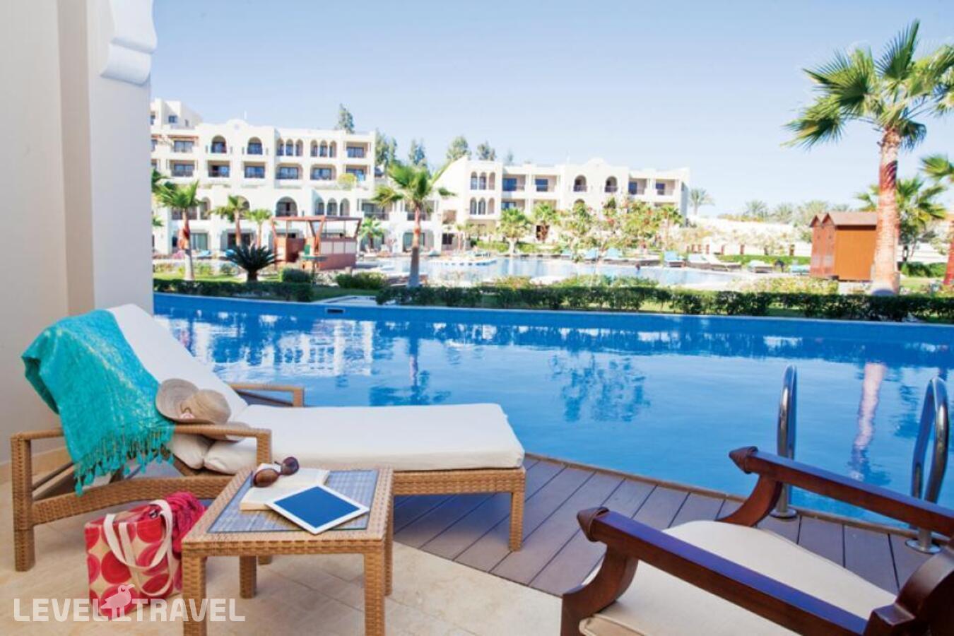 фотографии номера Делюкс Swim Up отеля Sunrise Arabian Beach Resort в Египет(Шаркс Бэй) - фото №6