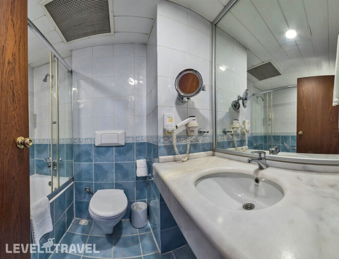 фотографии номера Стандартный номер отеля Lion Hotel в Турция(Бейоглу) - фото №97