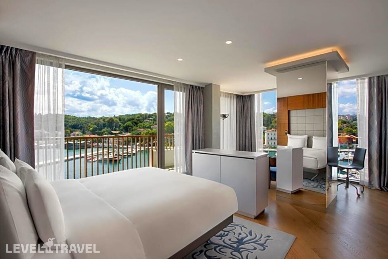 фотографии номера Семейный люкс отеля Grand Tarabya Hotel в Турция(Сарыер) - фото №1