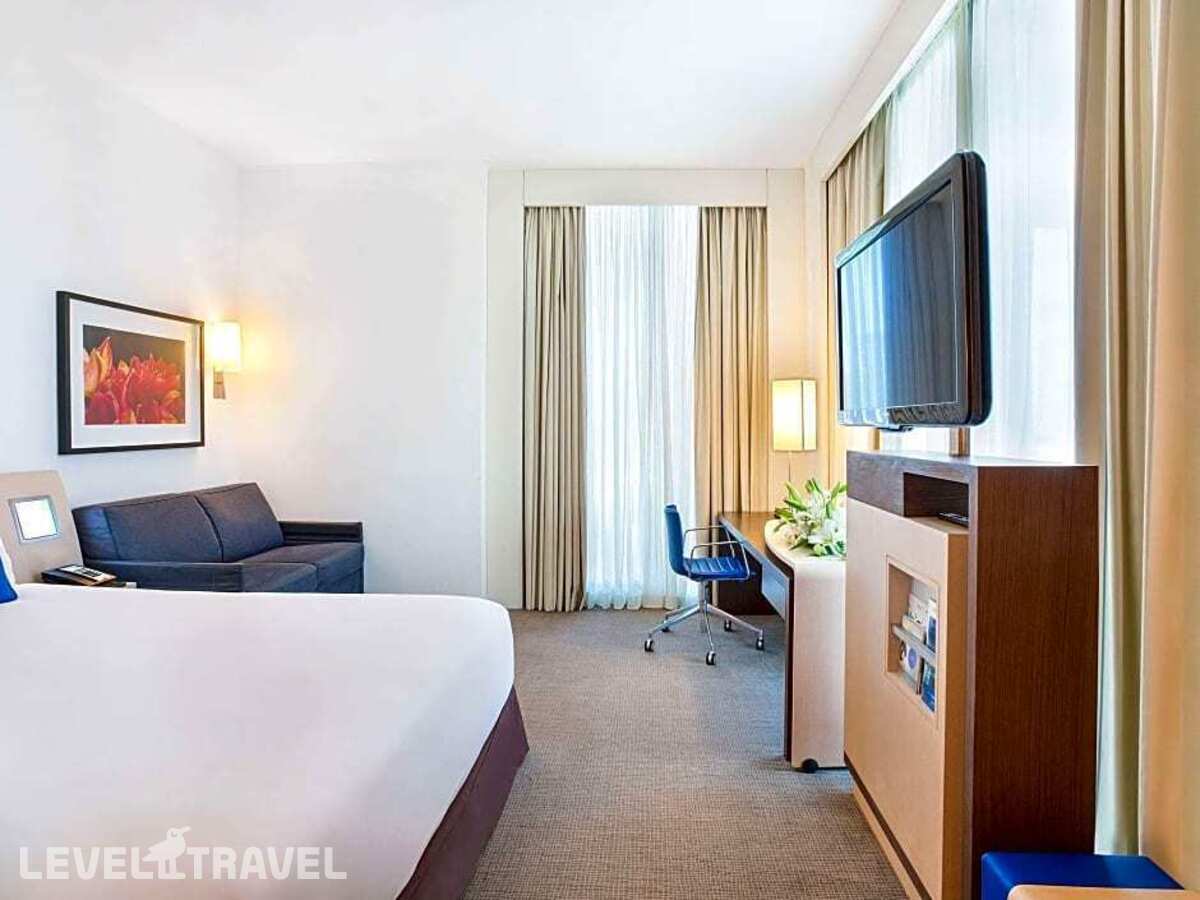 фотографии номера Четырехместный улучшенный отеля Novotel Abu Dhabi Al Bustan в ОАЭ(Абу-Даби) - фото №6