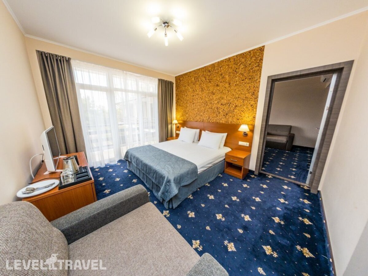 фотографии номера Делюкс отеля Хуторок Resort (Ex.ГК Хуторок) в Россия(Анапа-центр) - фото №1