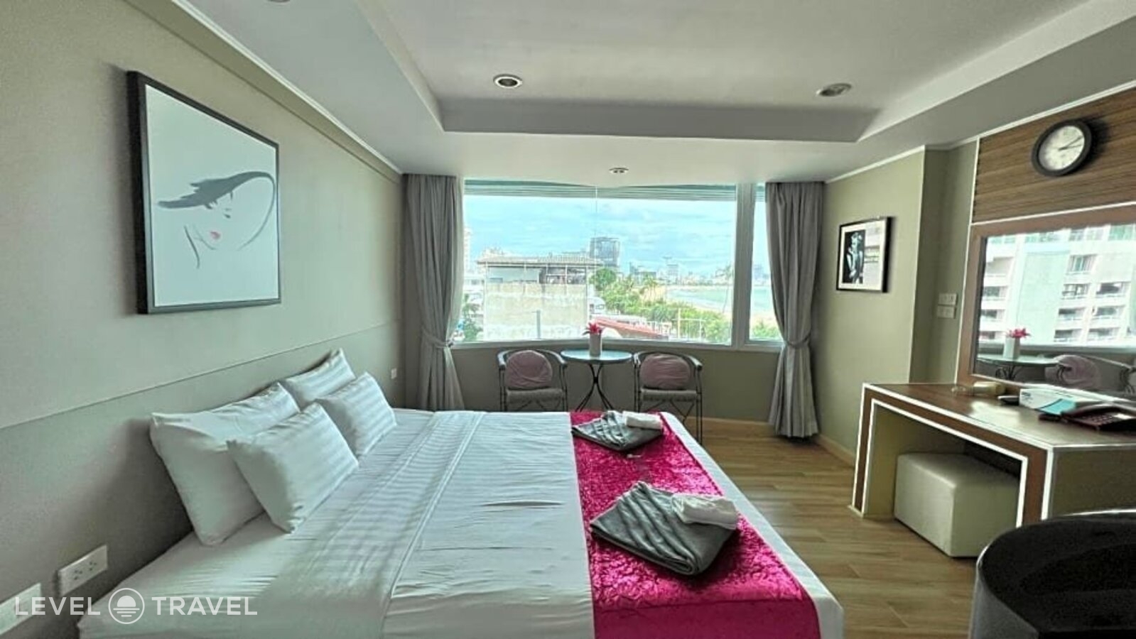 фотографии номера Делюкс отеля The Beach Front Resort в Таиланд(Центральная Паттайя) - фото №9