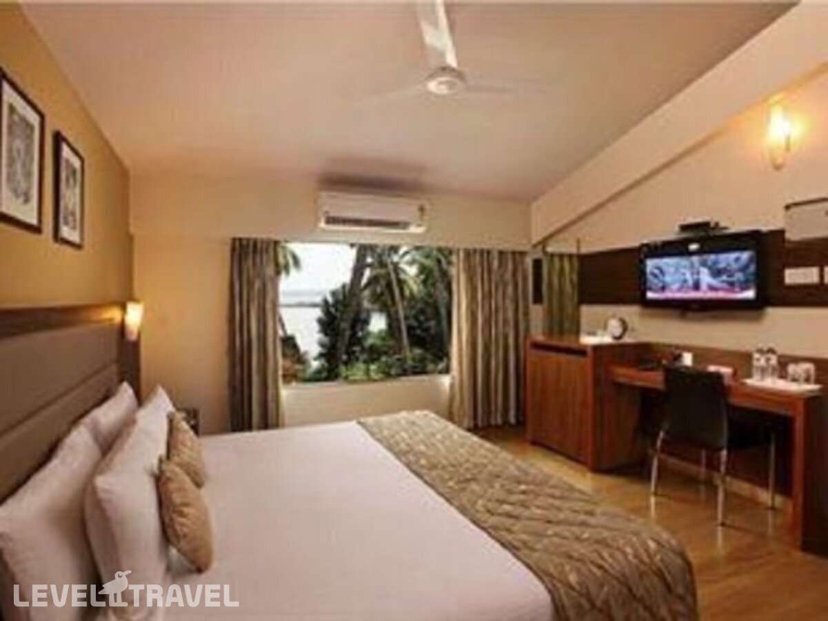 фотографии номера Стандартный номер отеля The Hawaii Comforts Hotel в Индия(Дона Паула) - фото №4
