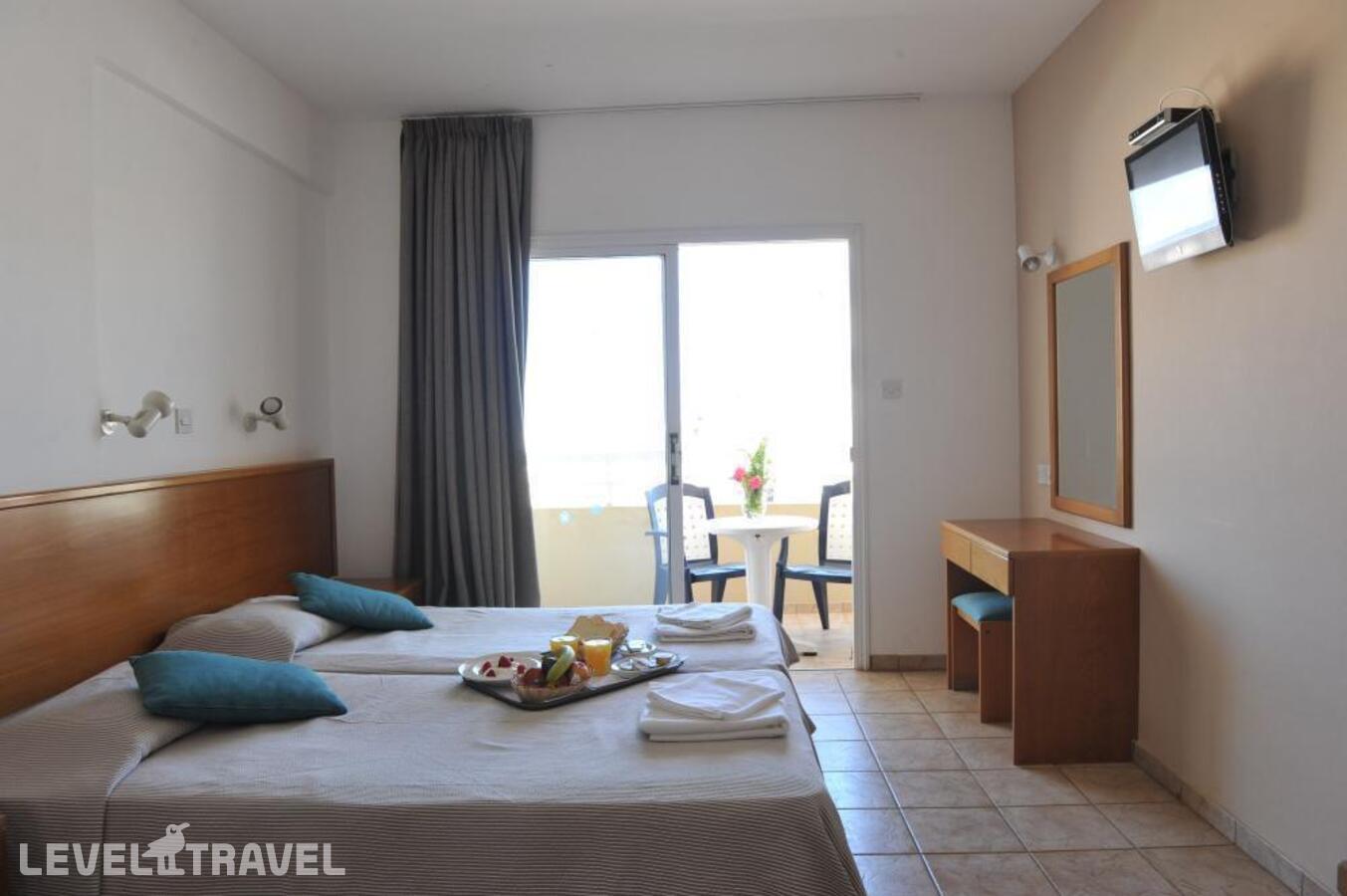 фотографии номера Студия отеля Captain Karas Holiday Apartments в Кипр(Каппарис) - фото №2
