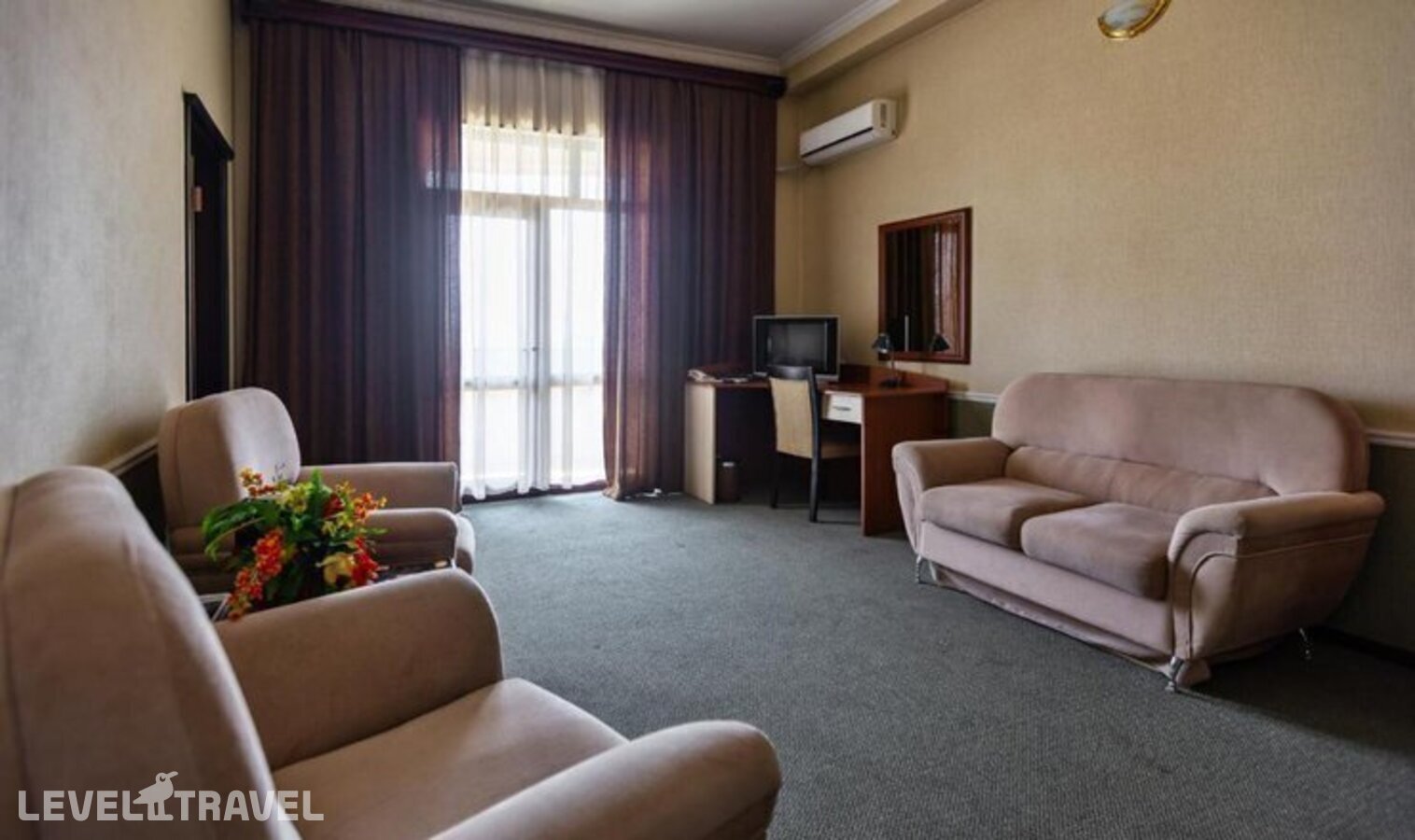 фотографии номера Стандартный (две односпальные кровати) отеля Diplomat Hotel в Азербайджан(Баку) - фото №9