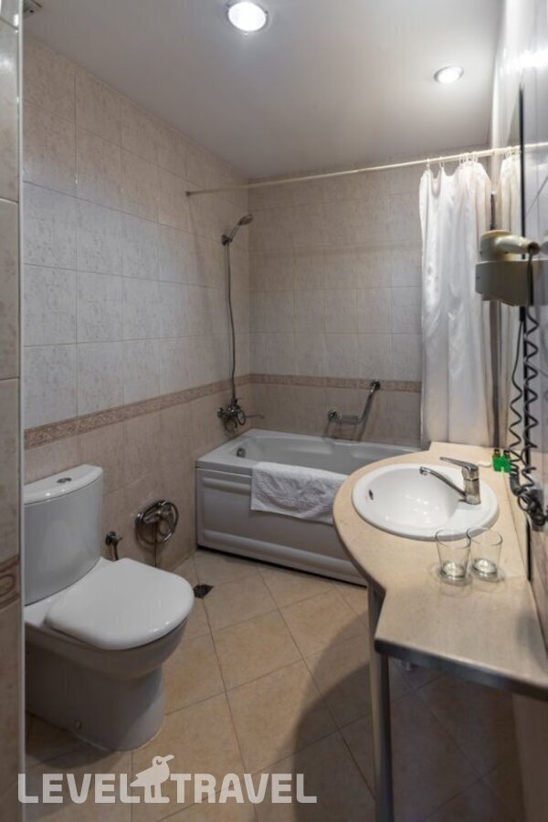фотографии номера Стандартный (две односпальные кровати) отеля Diplomat Hotel в Азербайджан(Баку) - фото №23
