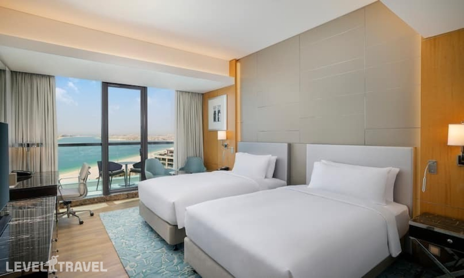 фотографии номера Делюкс с видом на море (две односпальные кровати) отеля Hilton Dubai Palm Jumeirah в ОАЭ(Дубай Пальма) - фото №1