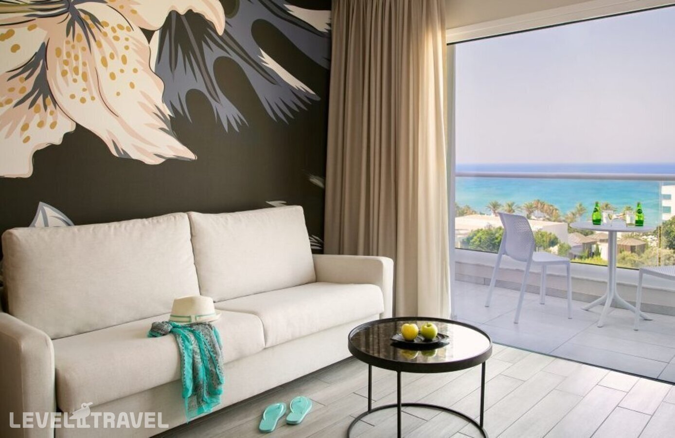 фотографии номера Полулюкс отеля Vangelis Hotel & Suites в Кипр(Протарас) - фото №3