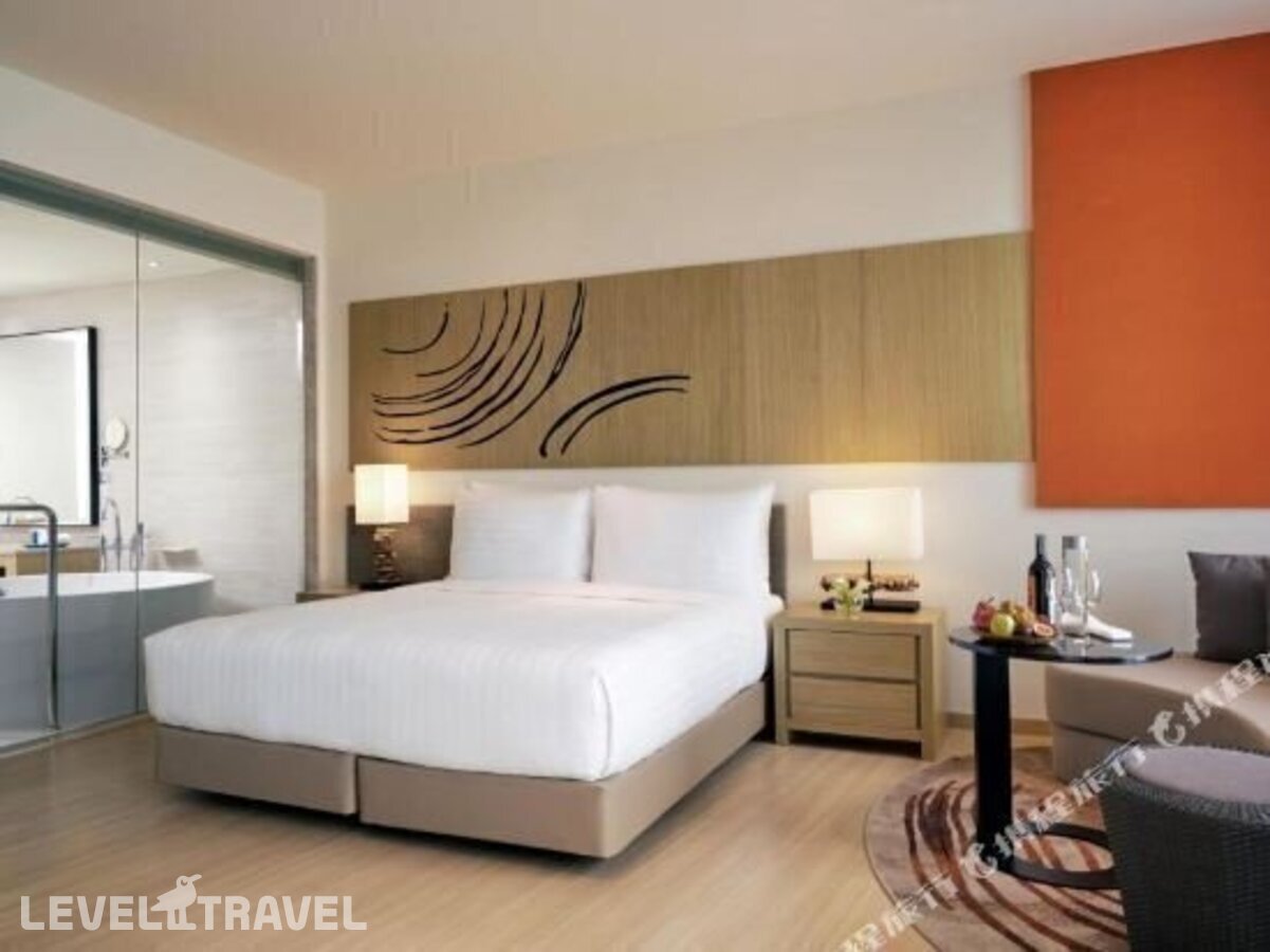 фотографии номера Полулюкс отеля Movenpick Siam Hotel Na Jomtien Pattaya в Таиланд(Джомтьен) - фото №9
