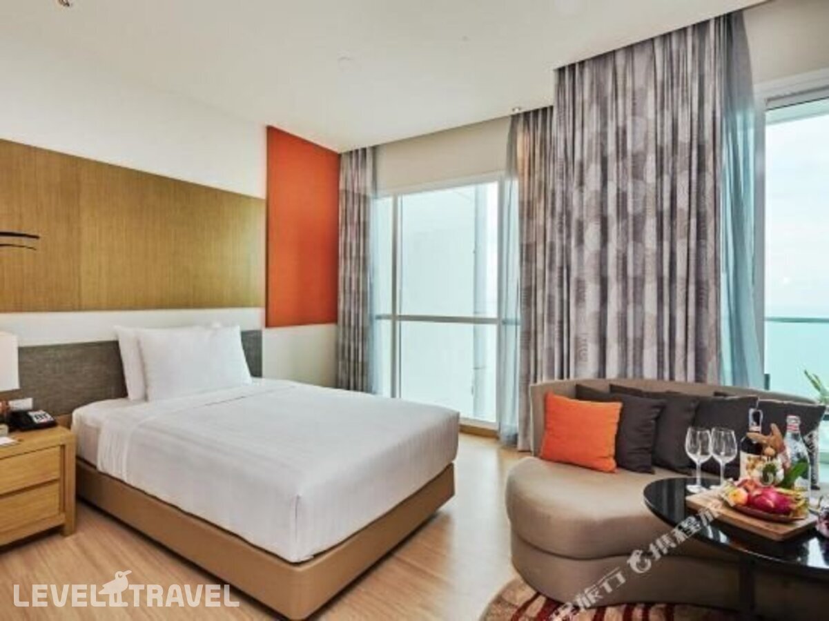фотографии номера Полулюкс отеля Movenpick Siam Hotel Na Jomtien Pattaya в Таиланд(Джомтьен) - фото №7