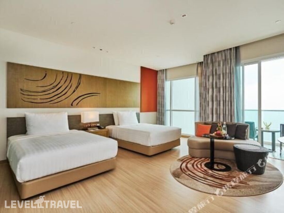 фотографии номера Полулюкс отеля Movenpick Siam Hotel Na Jomtien Pattaya в Таиланд(Джомтьен) - фото №8