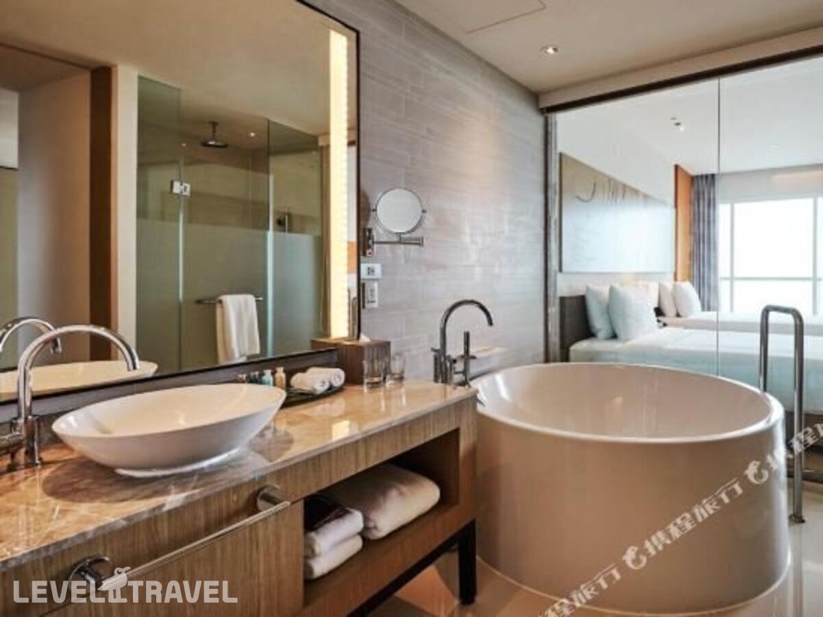 фотографии номера Полулюкс отеля Movenpick Siam Hotel Na Jomtien Pattaya в Таиланд(Джомтьен) - фото №14
