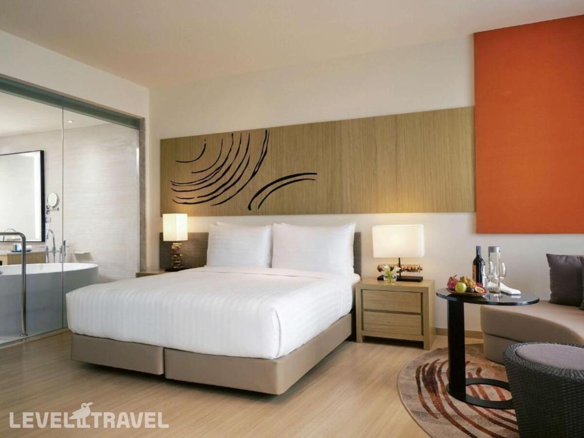 фотографии номера Полулюкс отеля Movenpick Siam Hotel Na Jomtien Pattaya в Таиланд(Джомтьен) - фото №2
