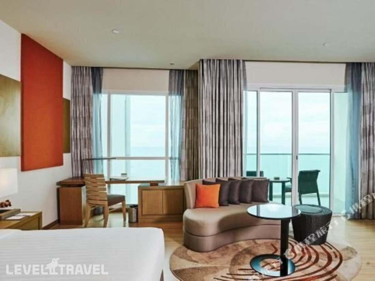 фотографии номера Полулюкс отеля Movenpick Siam Hotel Na Jomtien Pattaya в Таиланд(Джомтьен) - фото №12