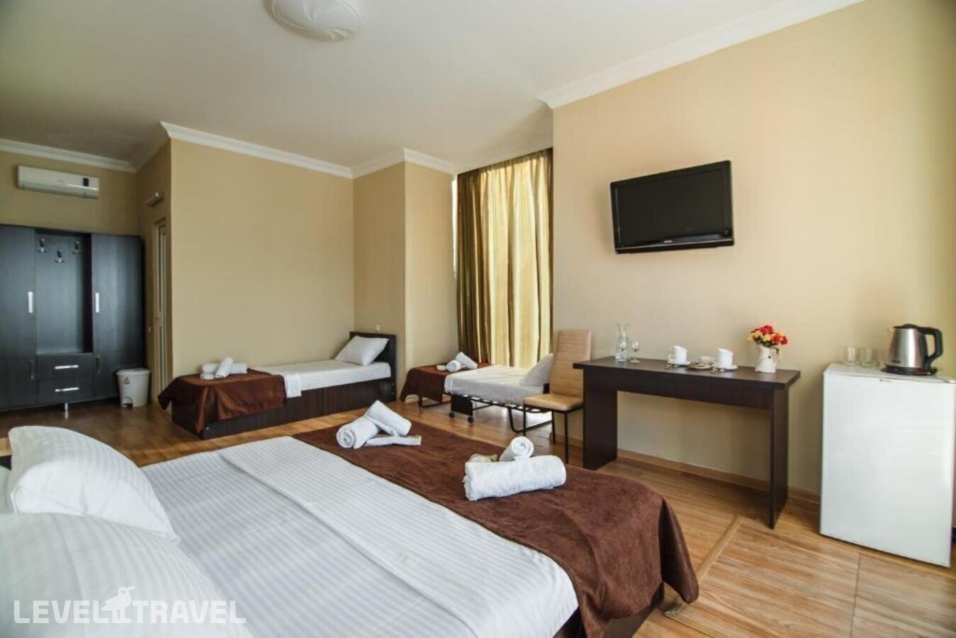 фотографии номера Трехместный номер отеля Egrisi Hotel в Грузия(Квариати) - фото №13
