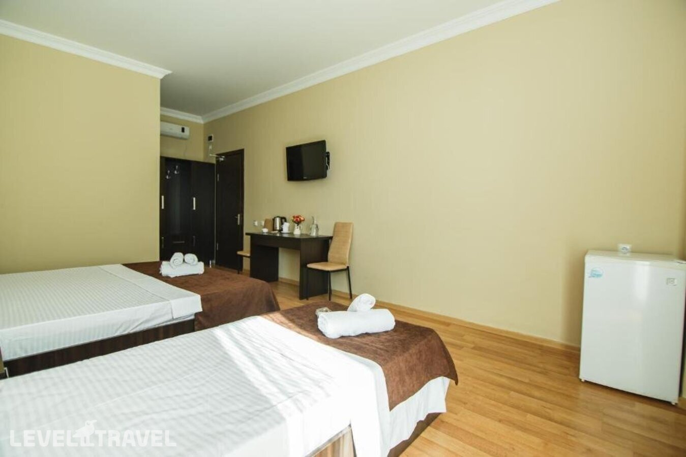 фотографии номера Трехместный номер отеля Egrisi Hotel в Грузия(Квариати) - фото №49