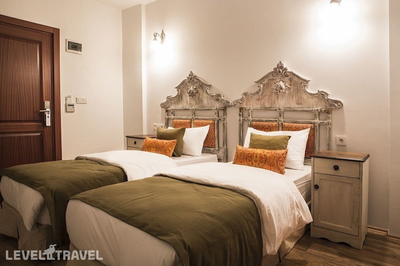 фотографии номера Делюкс с балконом отеля Oriella Hotel в Турция(Таксим) - фото №1