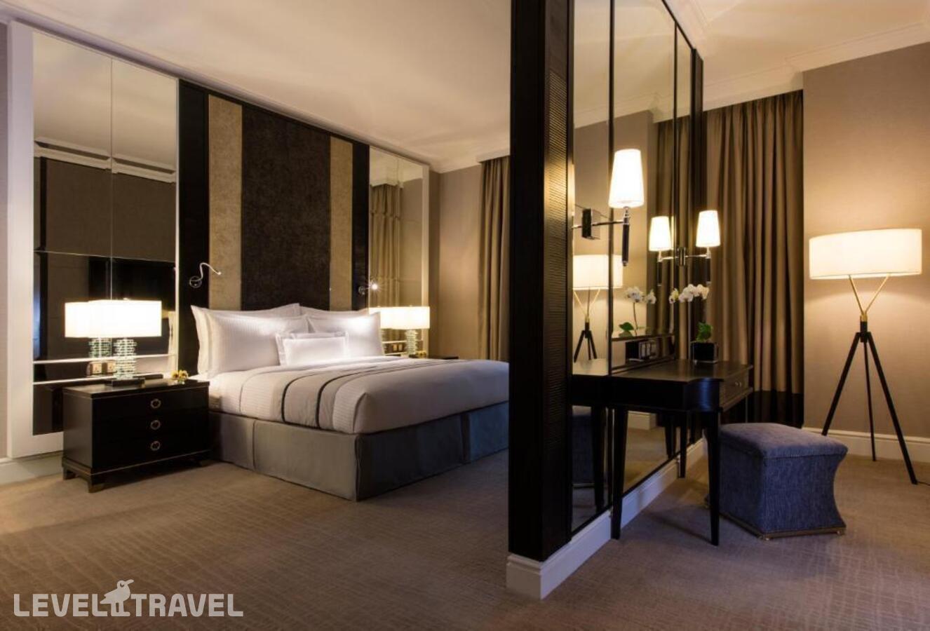 фотографии номера Представительский делюкс отеля The Ritz-Carlton, Kuala Lumpur в Малайзия(Куала-Лумпур) - фото №3