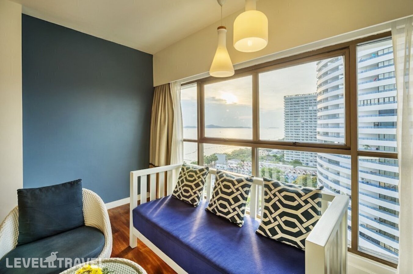 фотографии номера Делюкс отеля Jomtien Palm Beach Hotel в Таиланд(Джомтьен) - фото №4