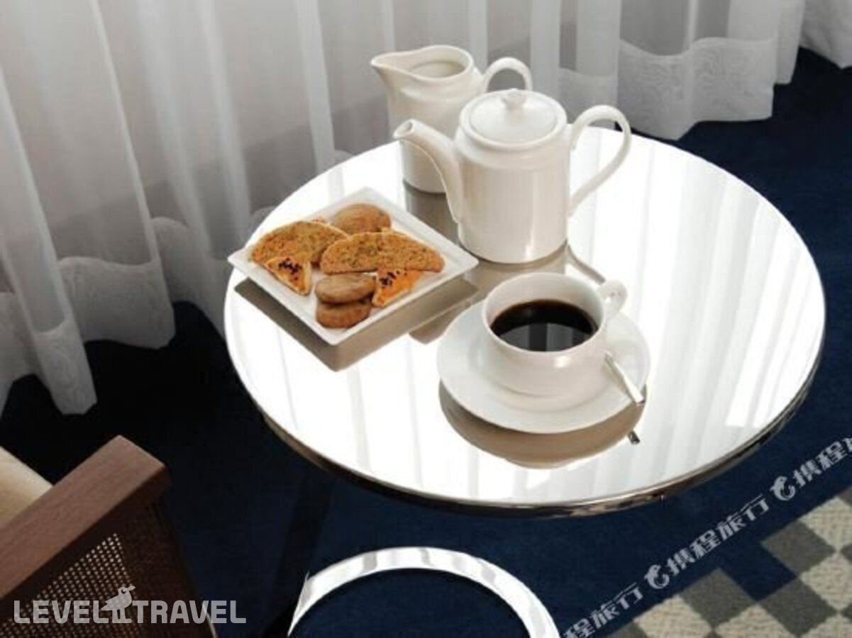фотографии номера Полулюкс отеля Sheraton Istanbul Atakoy Hotel в Турция(Бакыркёй) - фото №2