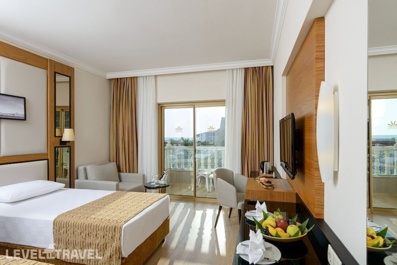 фотографии номера Трехместный номер отеля Aydinbey Famous Resort в Турция(Богазкент) - фото №3