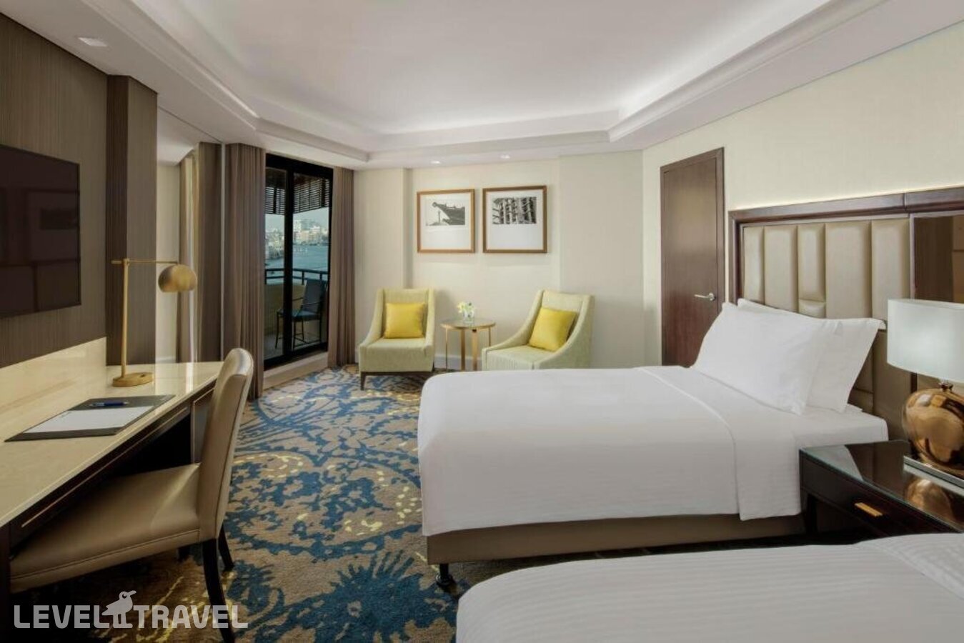 фотографии номера Улучшенный номер отеля Radisson Blu Dubai Deira Creek в ОАЭ(Дейра) - фото №2