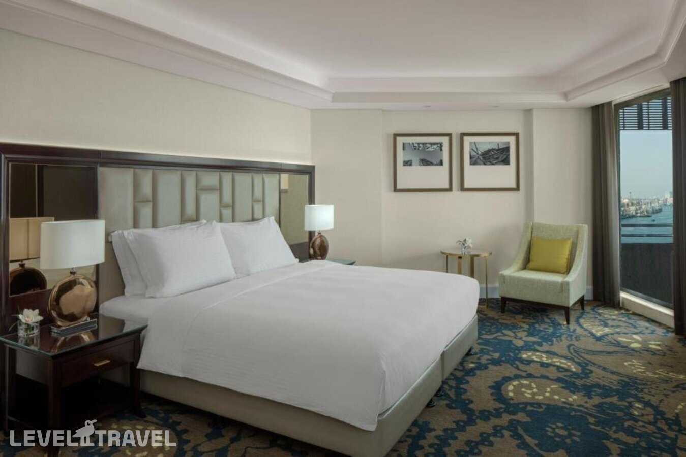 фотографии номера Улучшенный номер отеля Radisson Blu Dubai Deira Creek в ОАЭ(Дейра) - фото №1