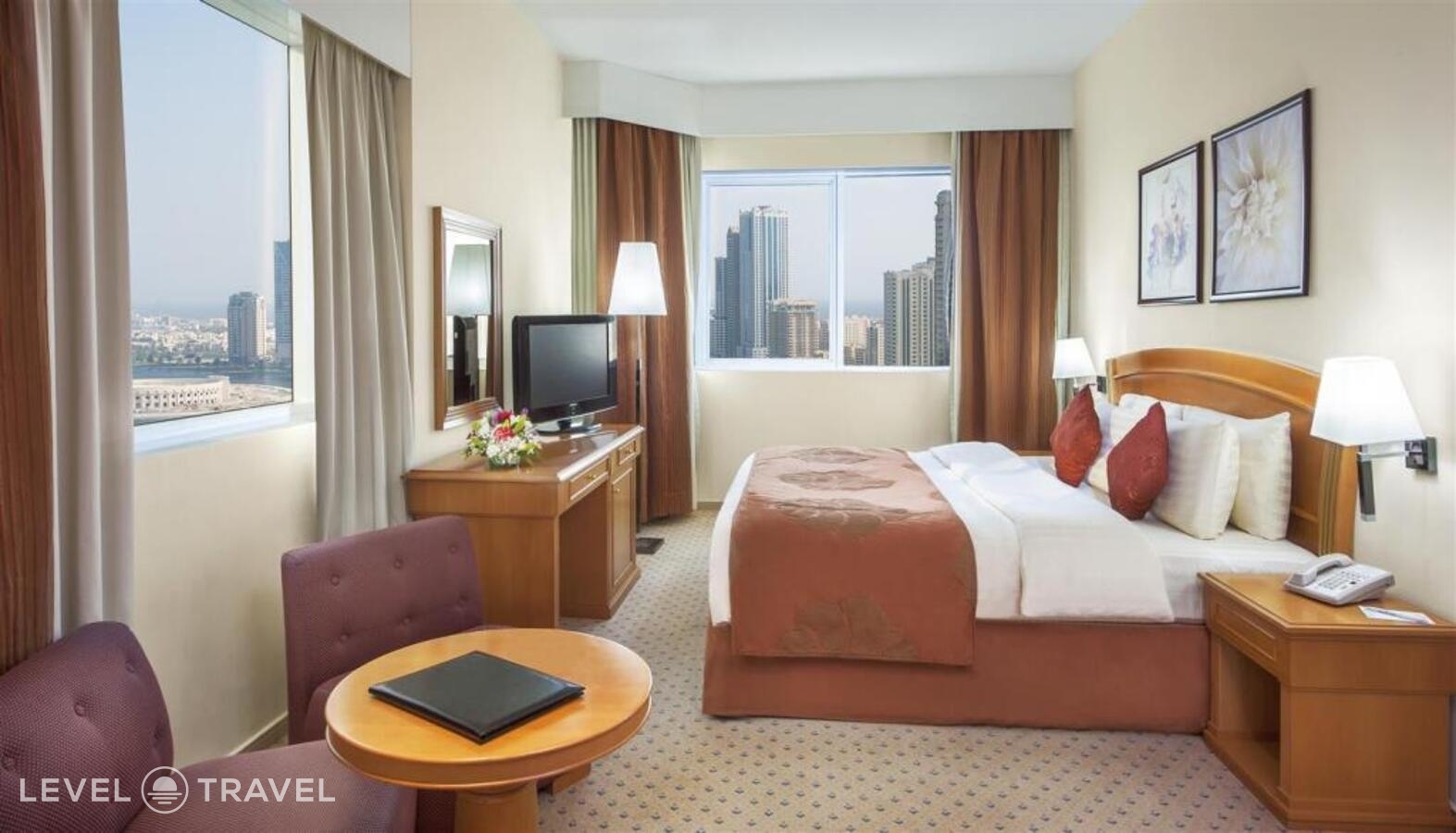 фотографии номера Представительская студия отеля Golden Tulip Sharjah в ОАЭ(Шарджа) - фото №1