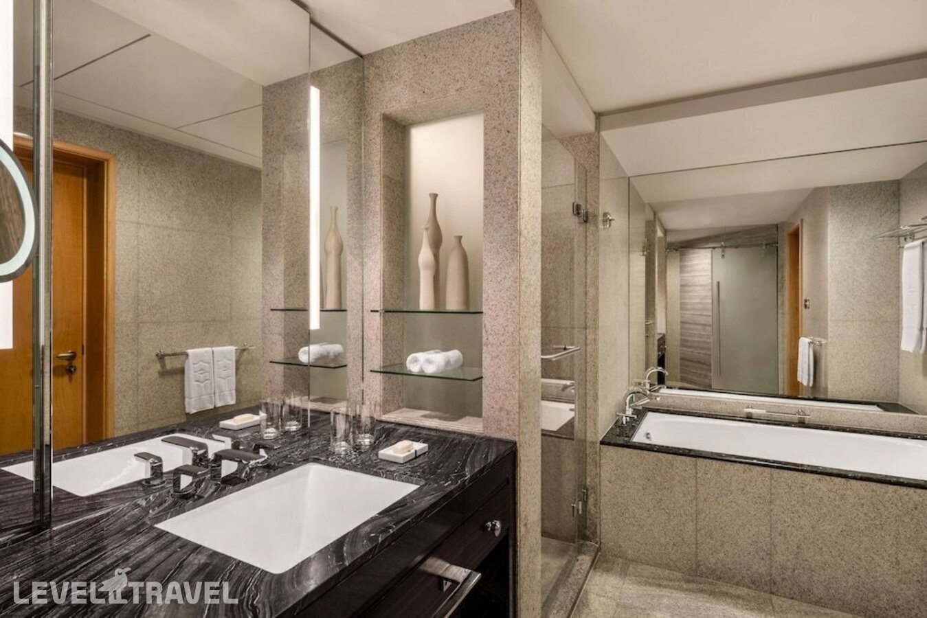 фотографии номера Делюкс отеля Shangri-La Hotel Dubai Sheikh Zayed Road в ОАЭ(Дубай Джумейра) - фото №2