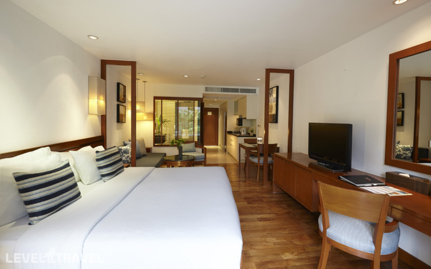 фотографии номера Стандартный номер отеля Woodlands Suites Serviced Resideces в Таиланд(Вонгамат) - фото №2