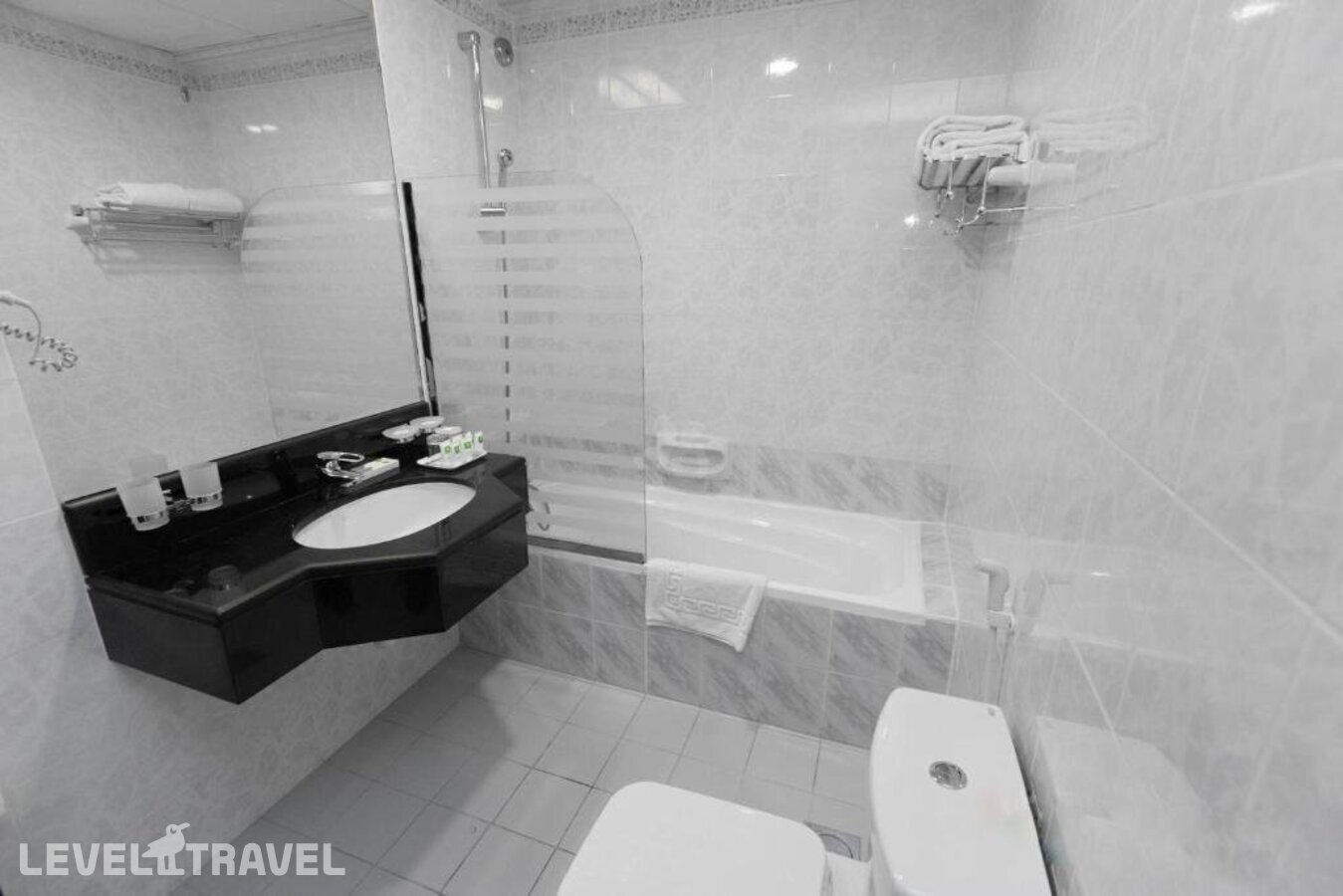 фотографии номера Улучшенный номер отеля Comfort Inn Hotel в ОАЭ(Дейра) - фото №3