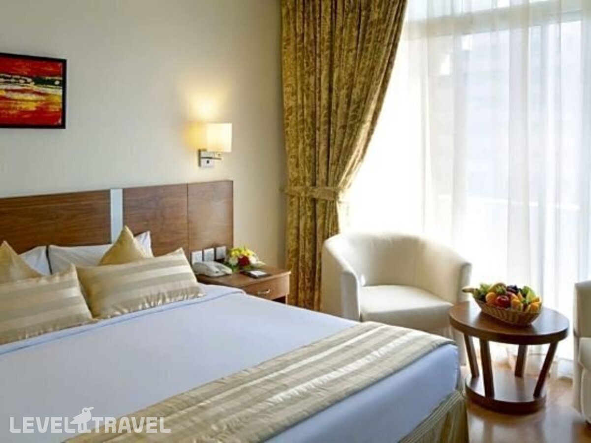фотографии номера Семейный номер отеля Landmark Hotel Baniyas в ОАЭ(Дейра) - фото №8