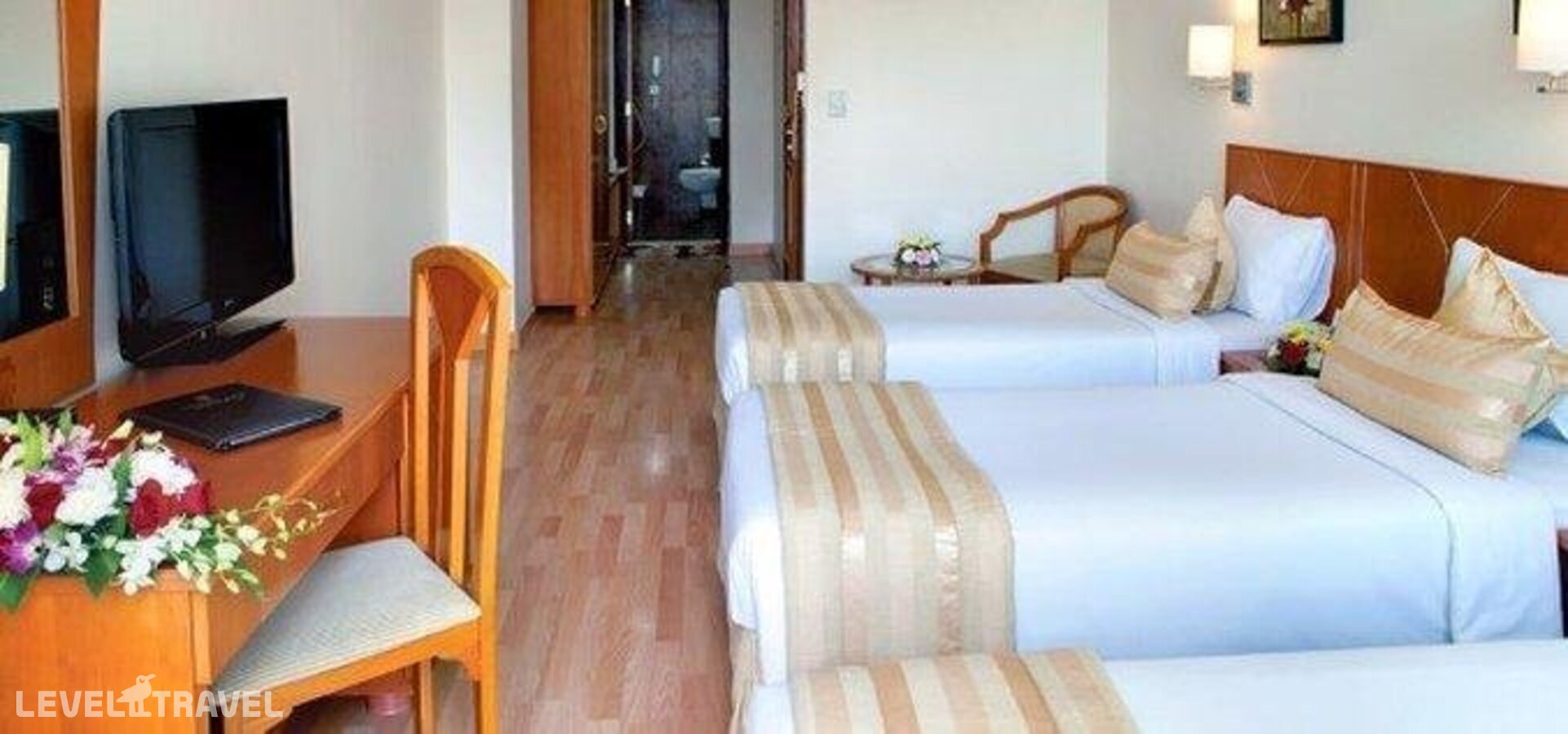 фотографии номера Семейный номер отеля Landmark Hotel Baniyas в ОАЭ(Дейра) - фото №9