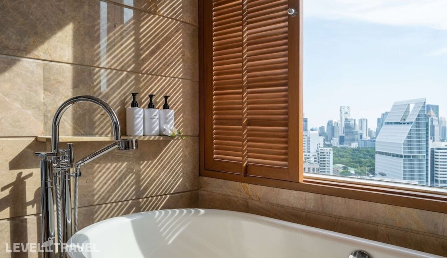 фотографии номера Премиум люкс отеля Conrad Bangkok Hotel в Таиланд(Бангкок) - фото №17