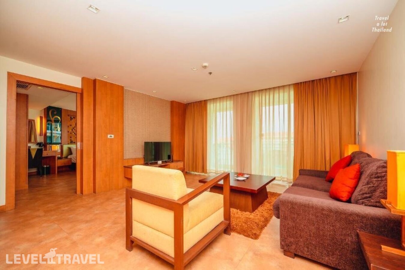 фотографии номера Люкс роскошный отеля Centara Nova Hotel Pattaya в Таиланд(Центральная Паттайя) - фото №8